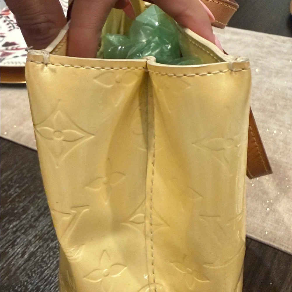 Louis Vuitton Monogram Vernis Reade PM - Picture 11 of 16